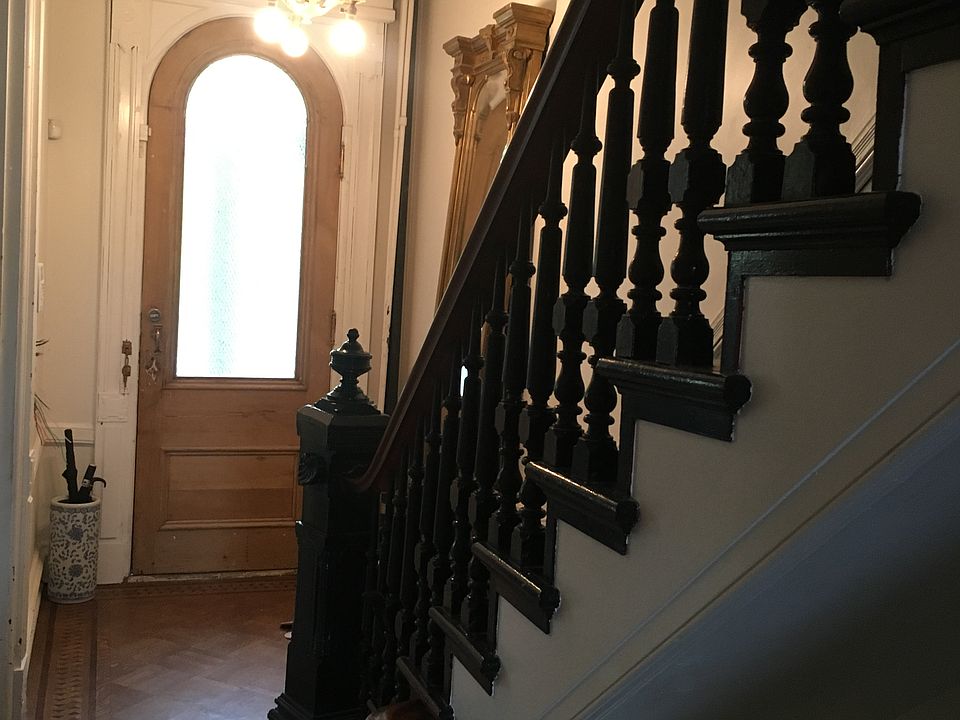 2nd image of 150 Herkimer St #0