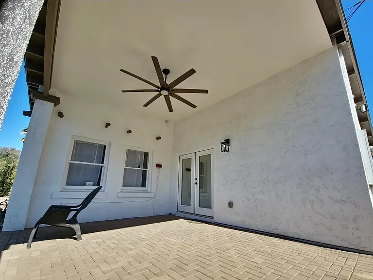 1541 W Culver St — Photo 2