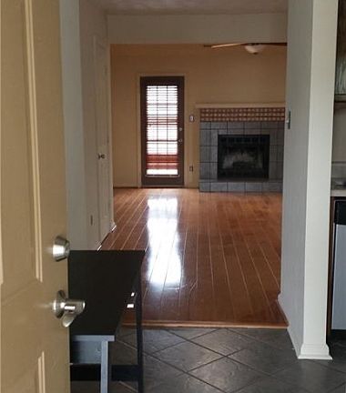4th image of 1800 Gershwin Dr