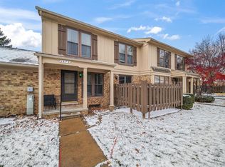 8673 Edgewater Ln, Warren, MI 48093