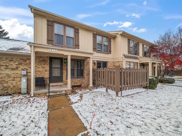 8673 Edgewater Ln, Warren, MI 48093