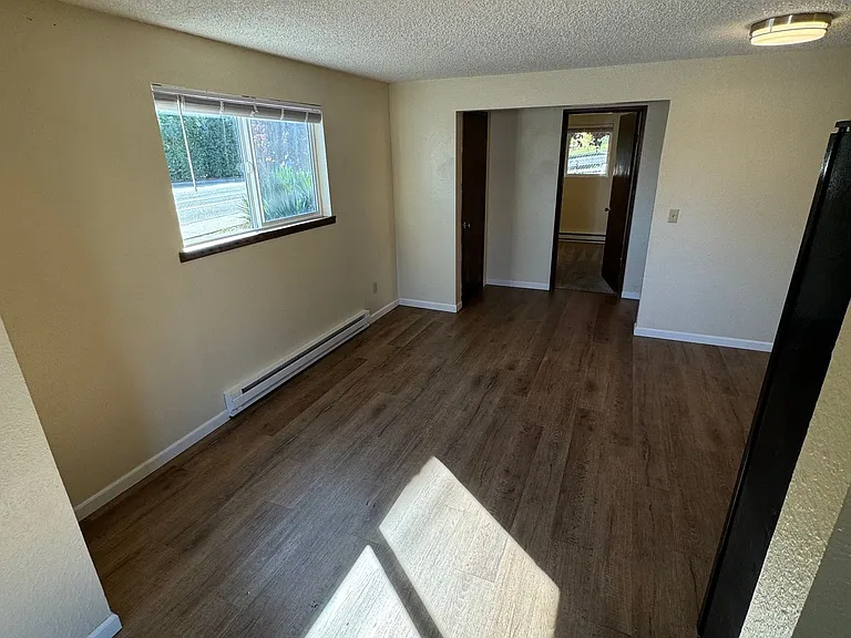 Pinewood Apartments — Photo 5