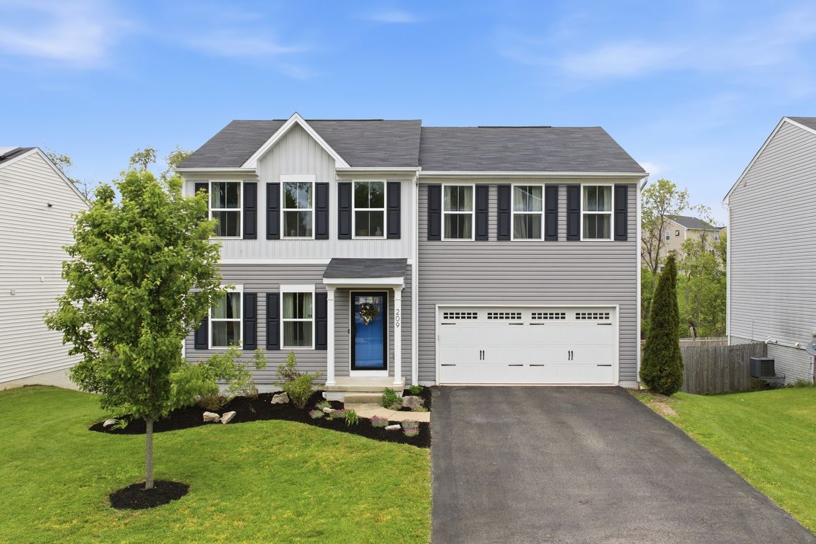 01-Exterior Front