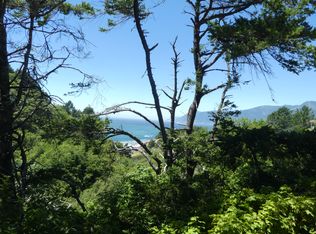 42 Redcrest Ct, Whitethorn, CA 95589