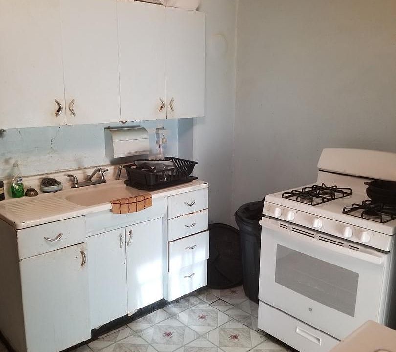 1st image of 922 Kirkwood St