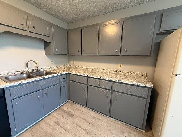 4 bed, 2.0 bath, 1361 sqft, $1,895 — Photo 4