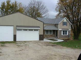 524 N Line Dr, Waukon, IA 52172