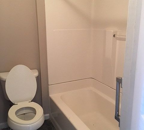 5th image of 2940 Dogwood Cir