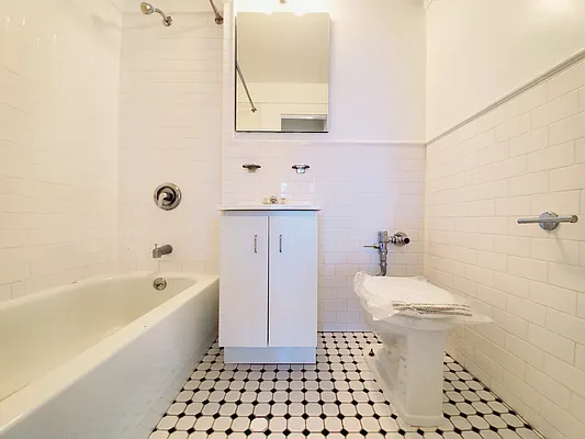 Rented by New York Dwellings LLC | media 8