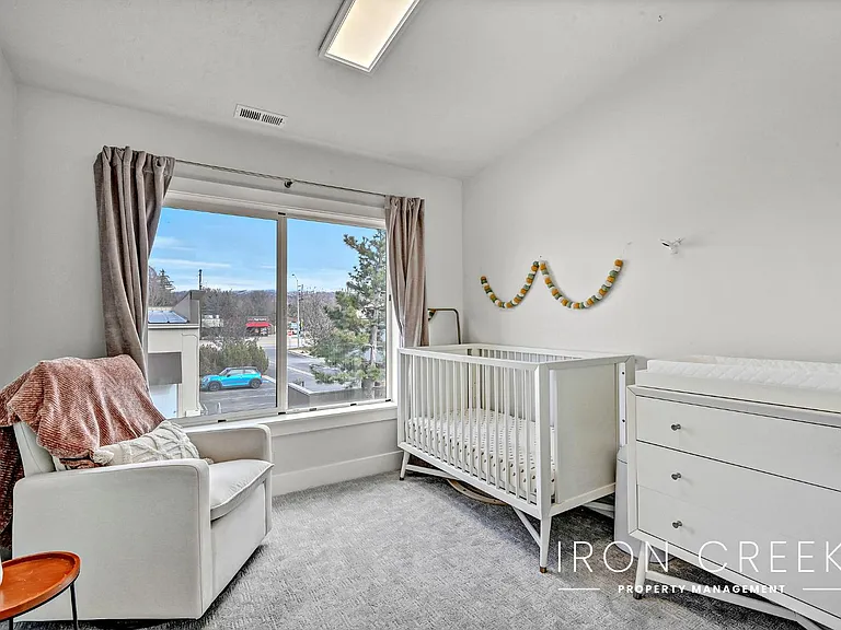 2928 W Davis St — Photo 12