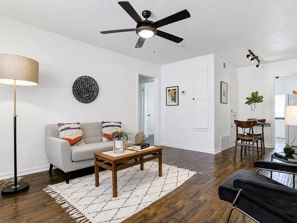 1714 N Lindsay Ave #2