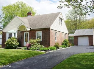 220 Lindbergh Ave, Rensselaer, NY 12144
