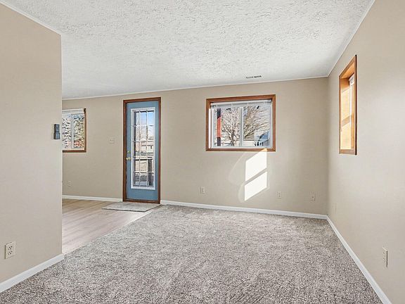 4th image of 9558 Belding Rd NE