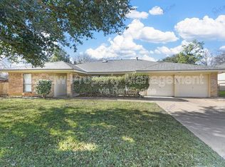3605 Spring Grove Dr, Bedford, TX 76021