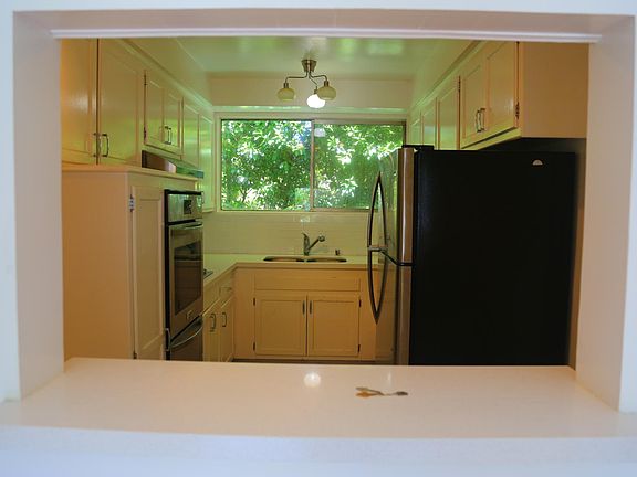 5th image of 1207 N Flores St #18