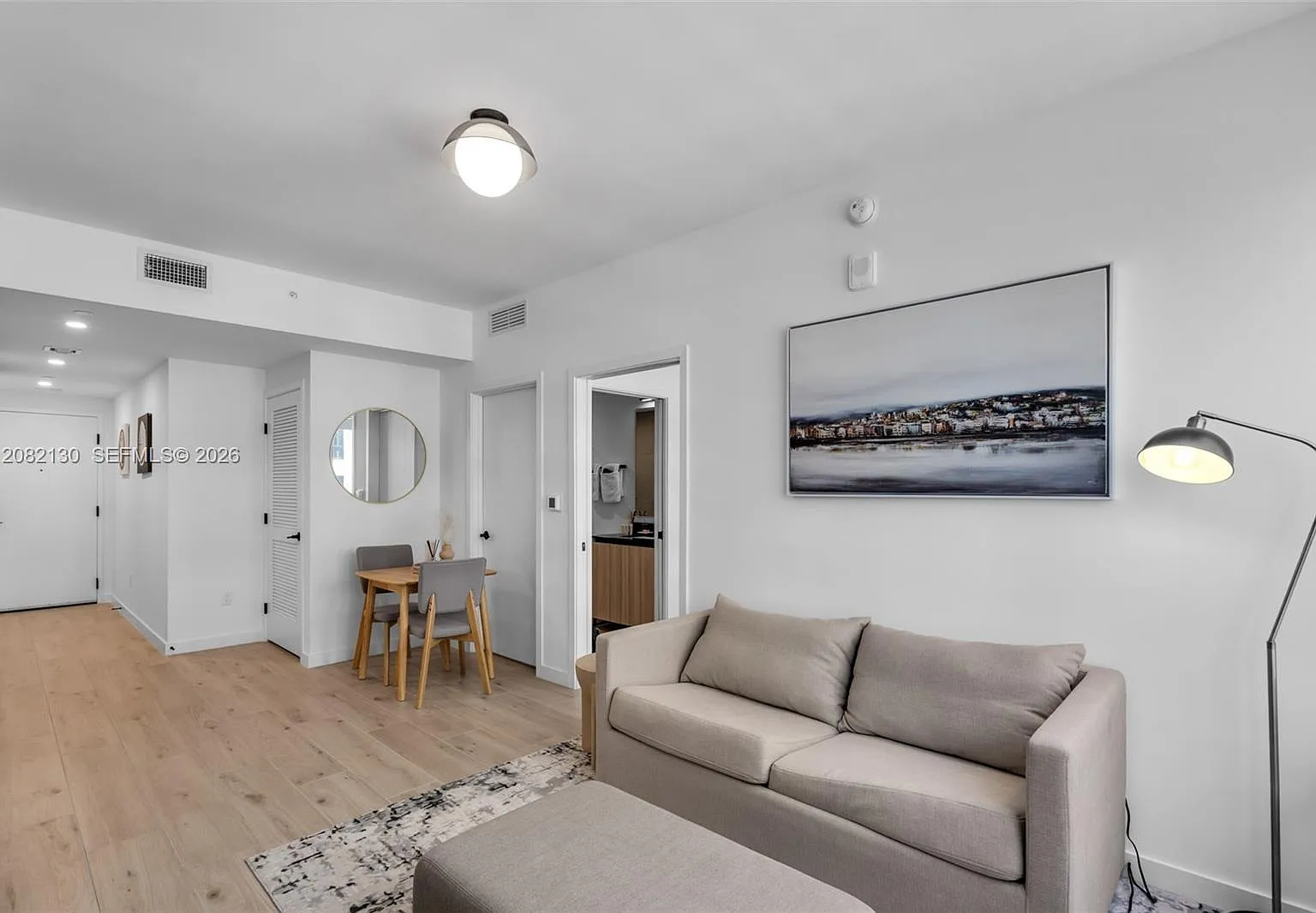 1 bed, 1.0 bath, 527 sqft, $3,300 — Photo 2