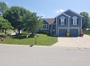 641 SW Nelson Dr, Grain Valley, MO 64029