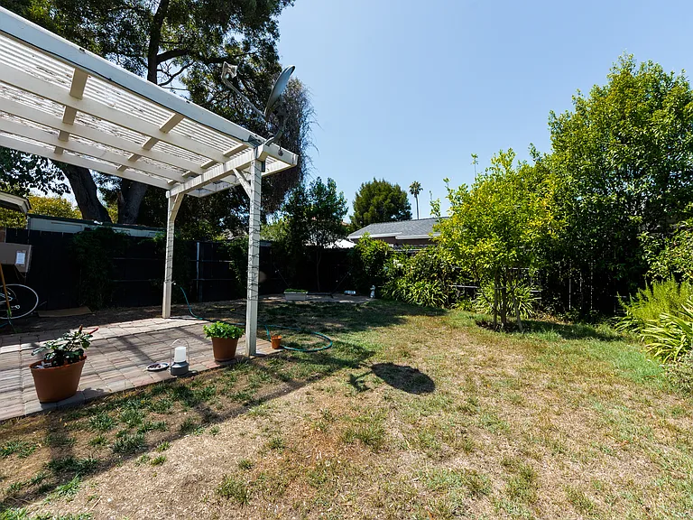 1808 Roosevelt Ave — Photo 10