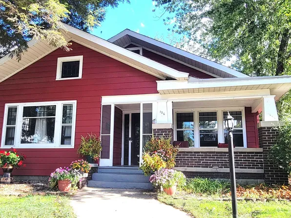 106 3rd St, Winona Lake, IN 46590