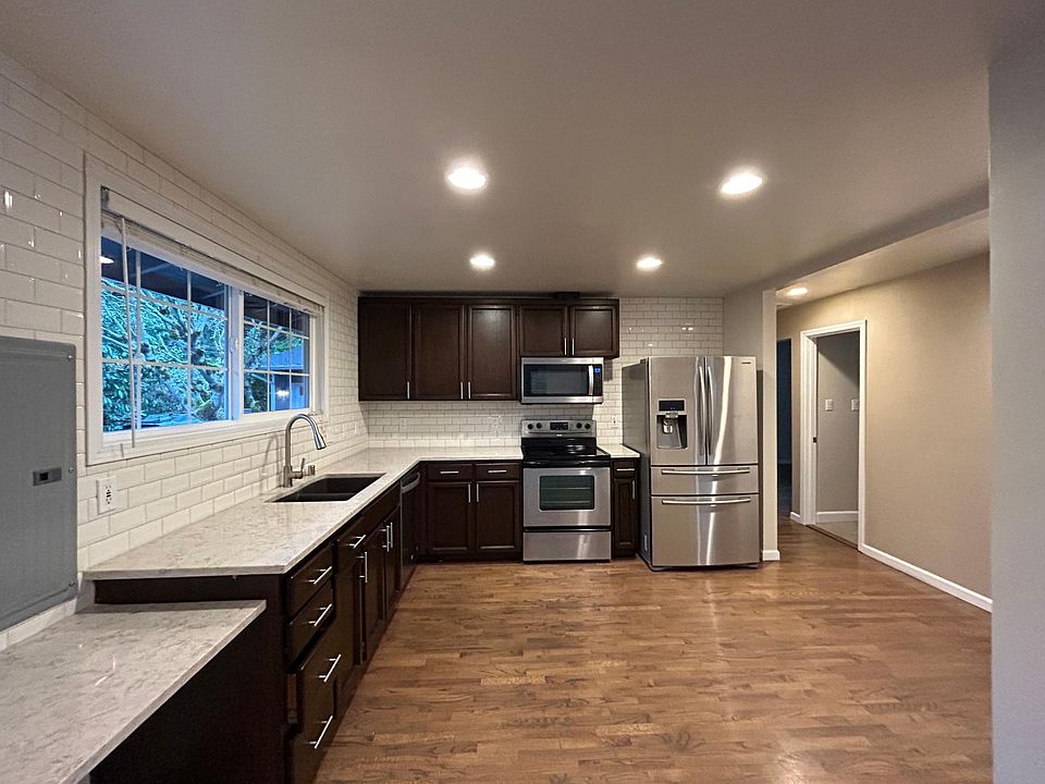 1st image of 4037 161st Ave SE
