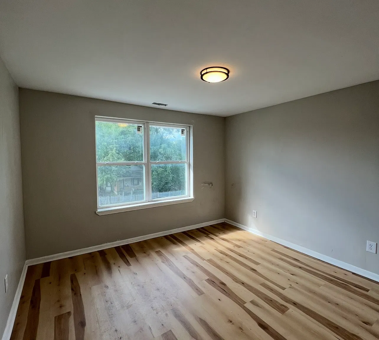 319 N Temple Ave — Photo 4