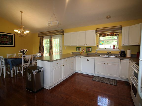 2nd image of 800 Dowry Ln