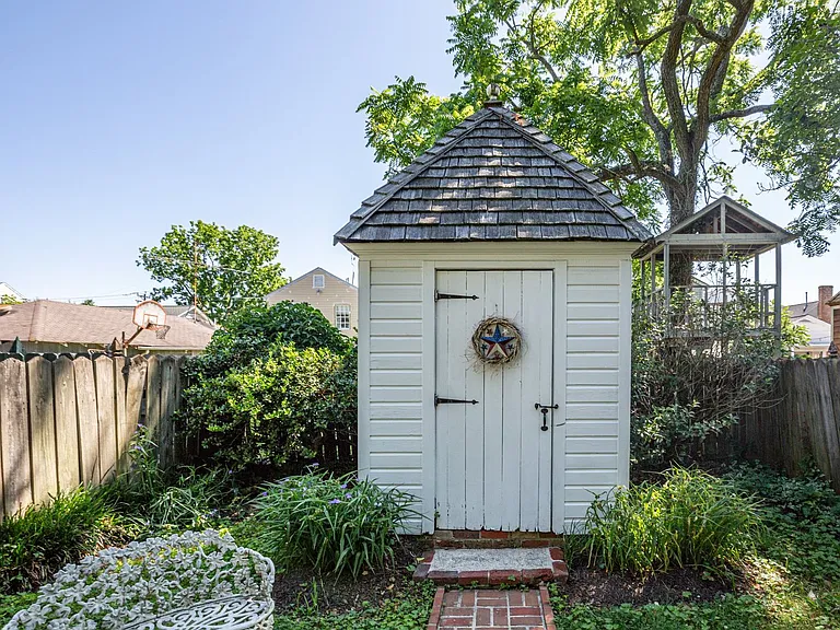 1307 Caroline St — Photo 31