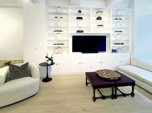 529 West 42nd Street image 7 of 7