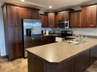 7566 S Grand Arbor Pl, Sioux Falls, SD 57108