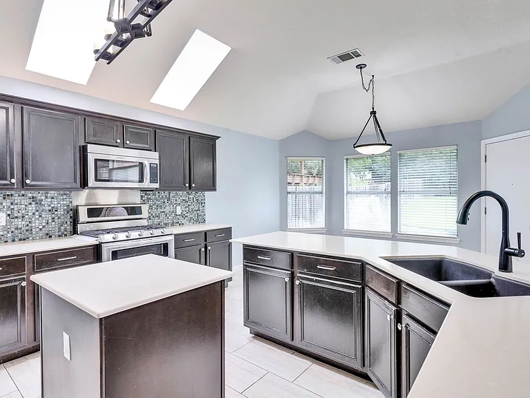 6412 Convict Hill Rd — Photo 34