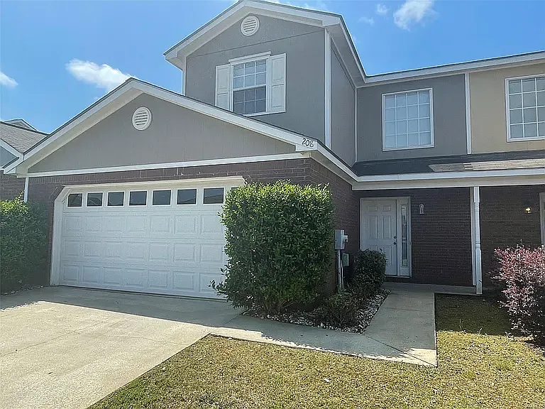 208 Wakefield Way — Photo 1