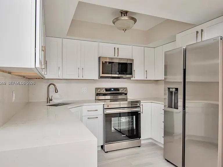 4240 Village Dr #B — Photo 6