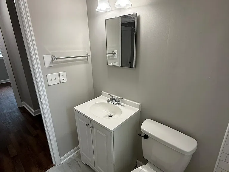 228 Lakeside Ave — Photo 13