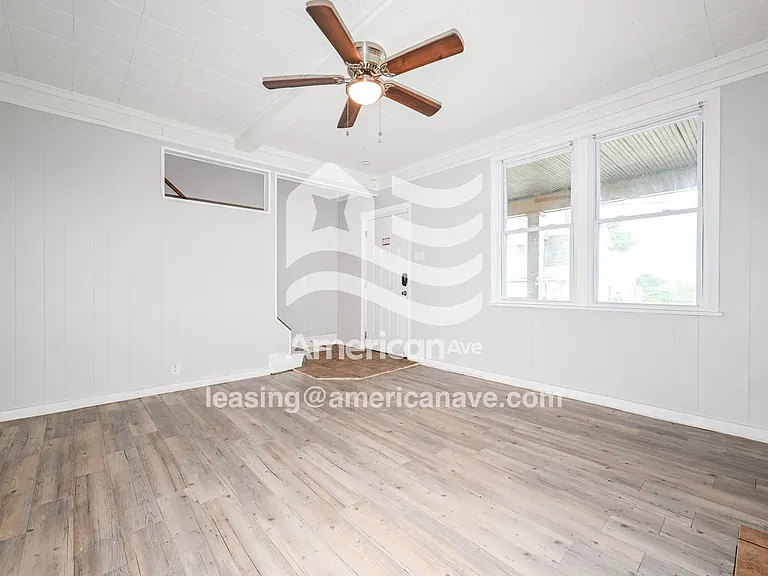 699681_002_living_room_3.jpg