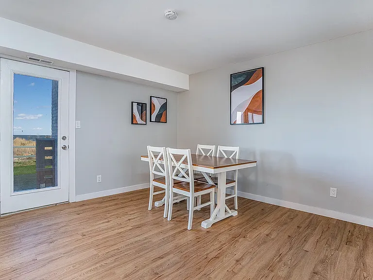 570 W Ocean View Ave #1 — Photo 31