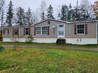 1254 Main Rd, Bradford, ME 04410