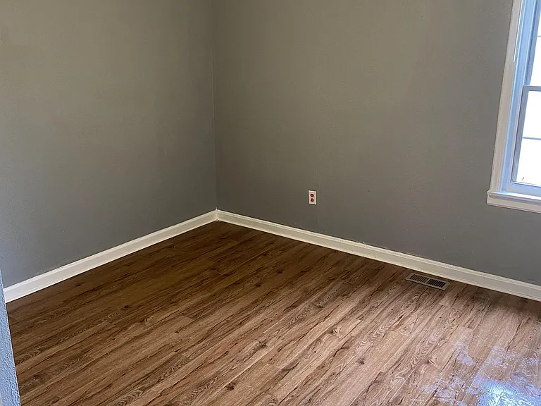 928 Vivian Ave — Photo 6