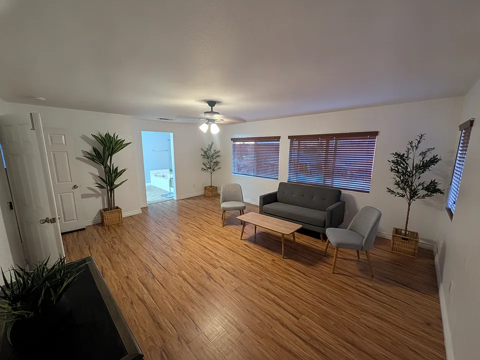 542 Suncup Cir