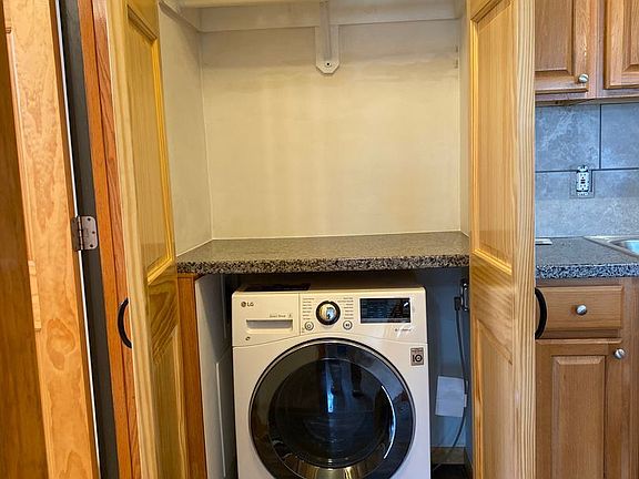 5th image of 615 E 18th St #7784157