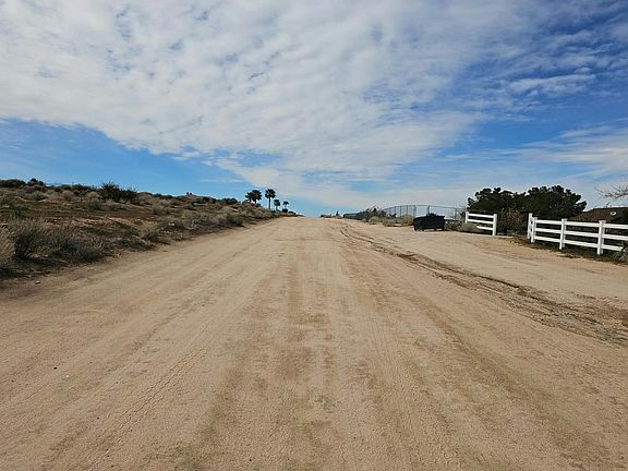 5th image of 26275 Rancho St