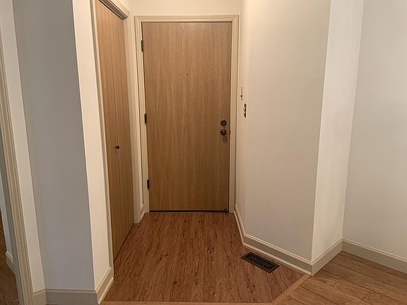 2nd image of 1234 Ballantrae Pl APT A