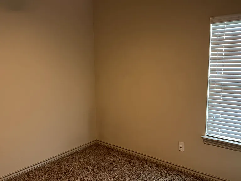 9416 NW 91st Cir — Photo 11
