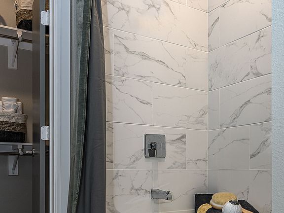 5th image of 1535 Canal St #426