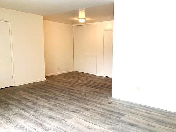 3rd image of 36 Alan Ct APT B