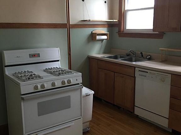 4th image of 7235 W Palatine Ave