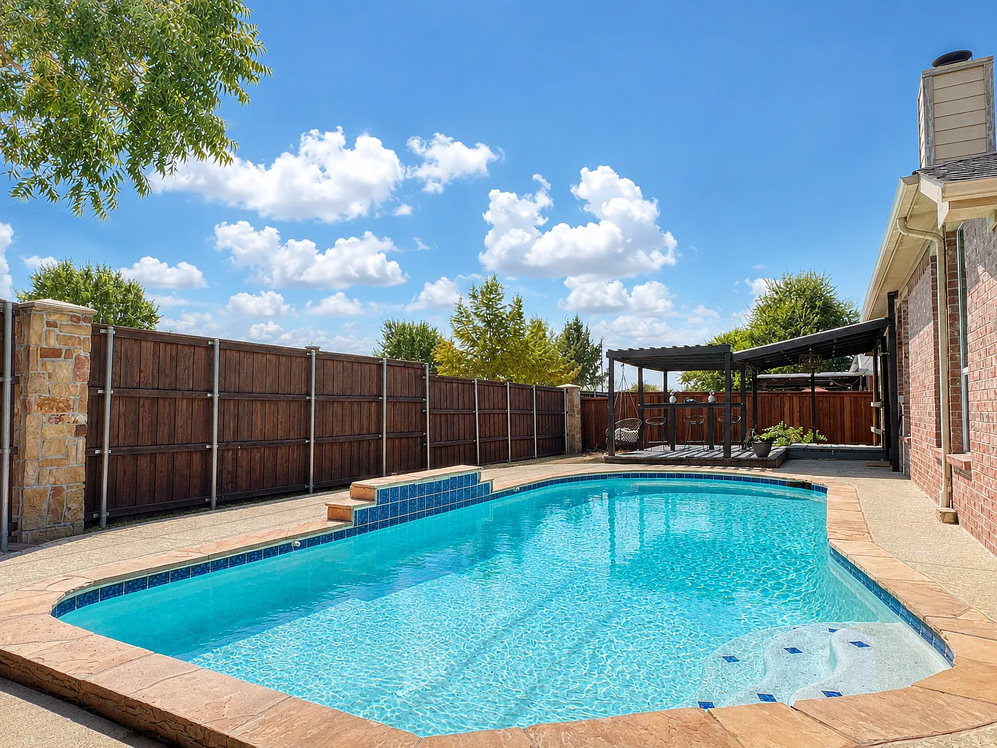 3 bed, 1573 sqft, $2,475 — Photo 2