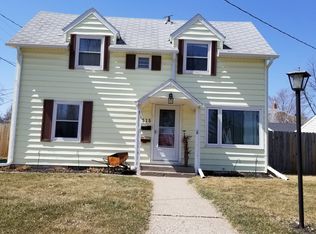 515 8th Ave NE, Devils Lake, ND 58301