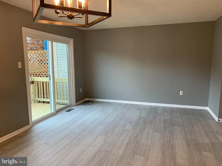 8262 Vernon St — Photo 8