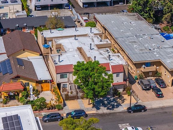 4th image of 4416 47th St