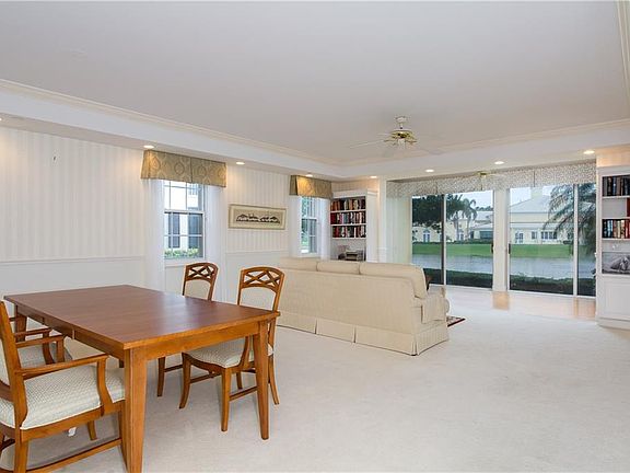 5th image of 1510 Oak Harbor Blvd APT 105
